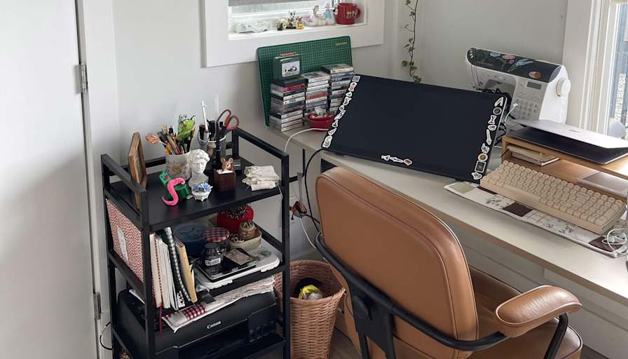Del's room