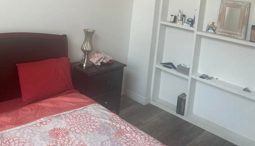 Dia's room