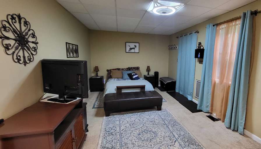 Liz's room
