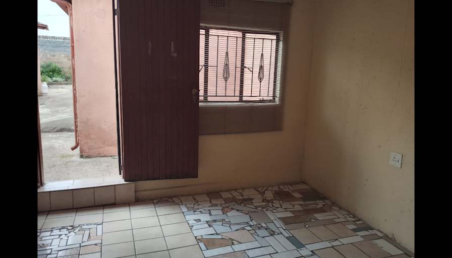 Thandiwe's room