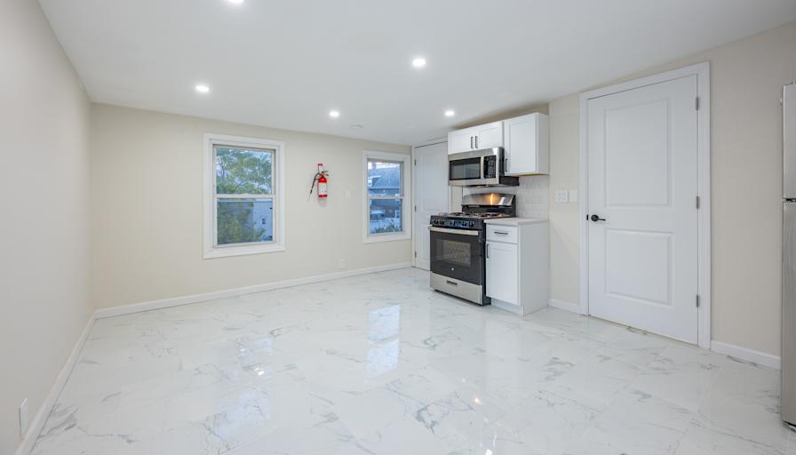 Furnished apartment with 3 bedrooms and 1 bathroom |... – Roomies.com