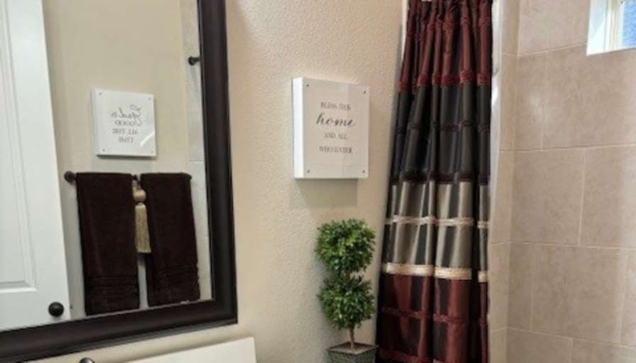 Lynn's room