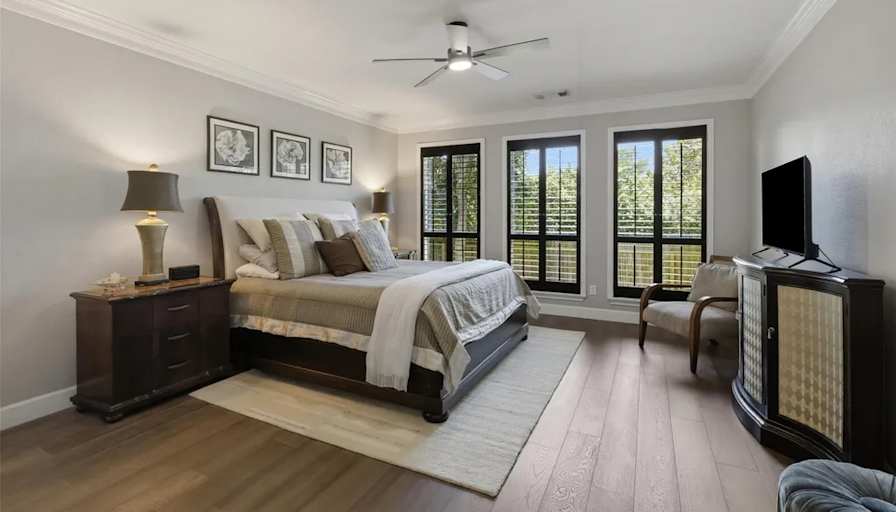 Lois's room