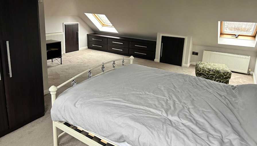 Gants Hill's room