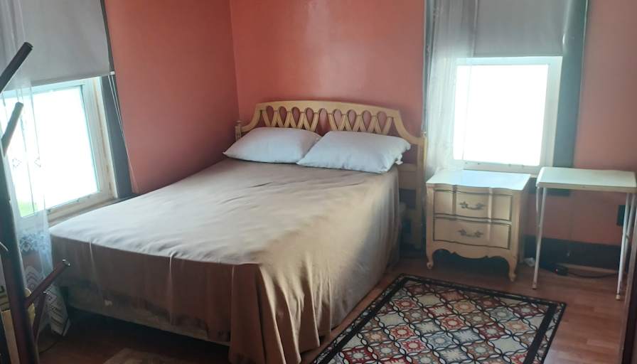 Nanette's room