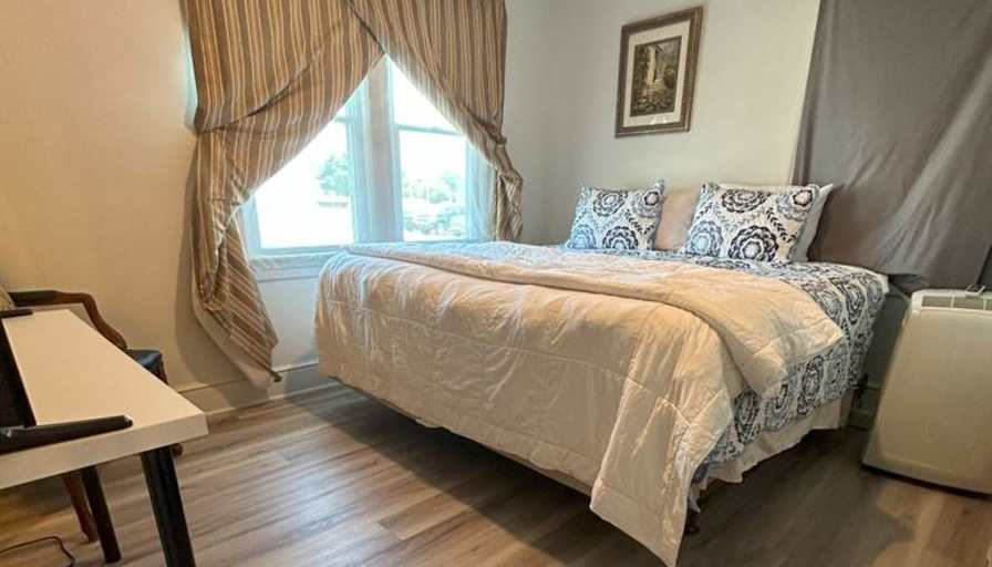 Wei's room