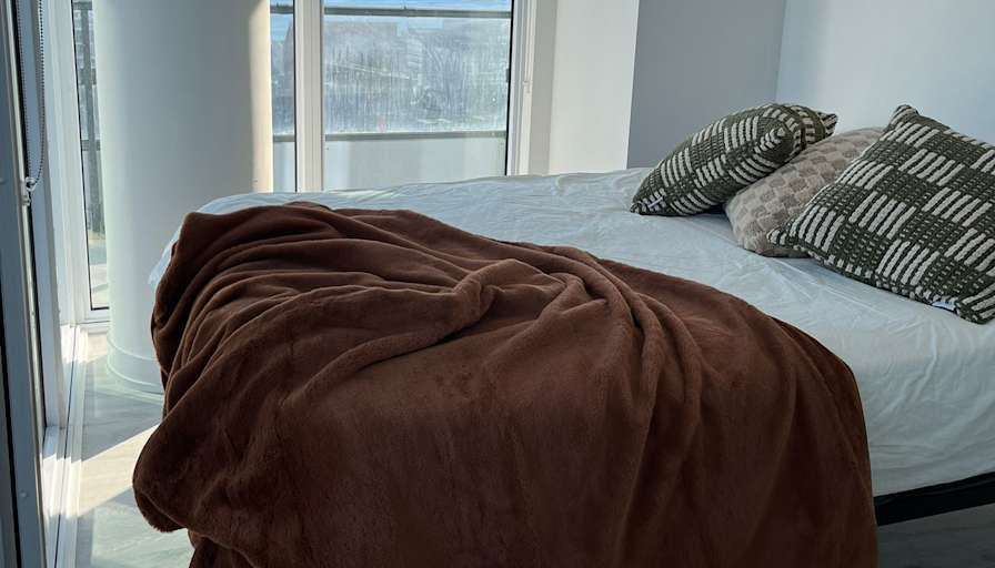 Emre's room