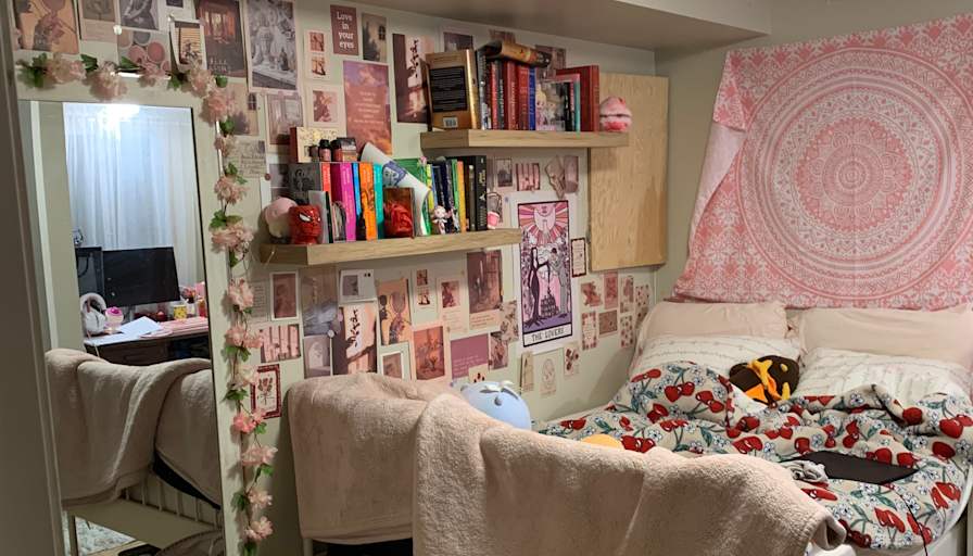 Yanina Kharytanovich's room