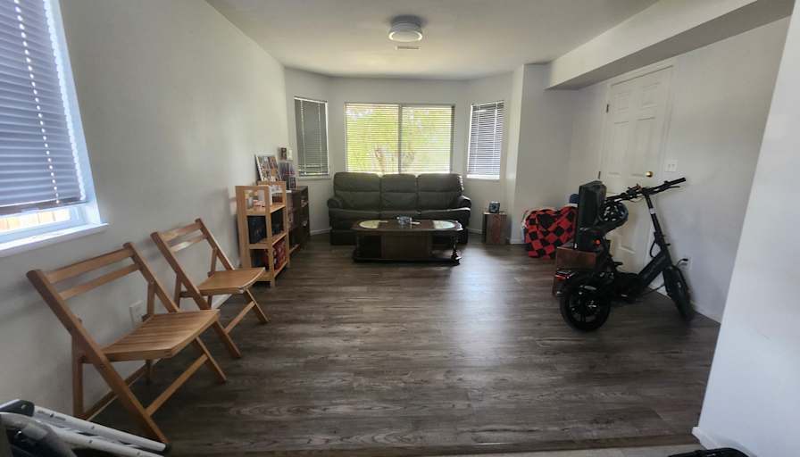 Bon's room
