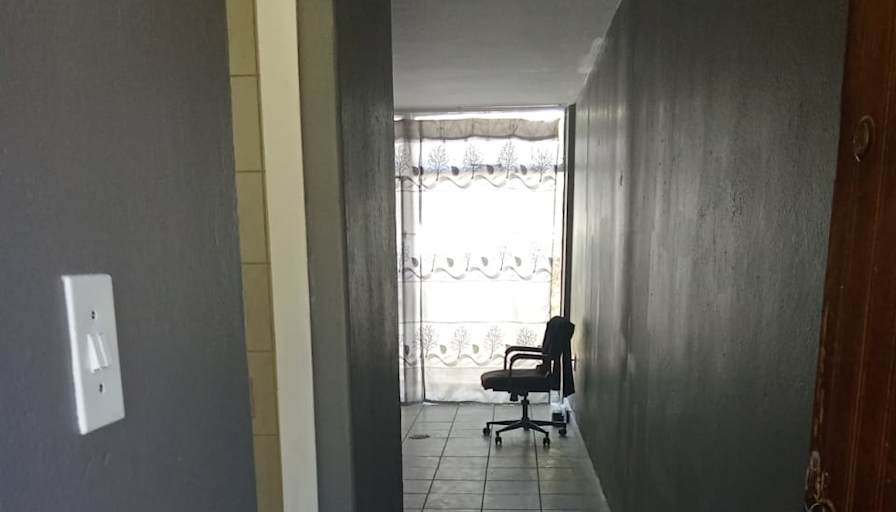 Tirelo's room
