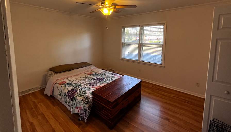 Saunda's room