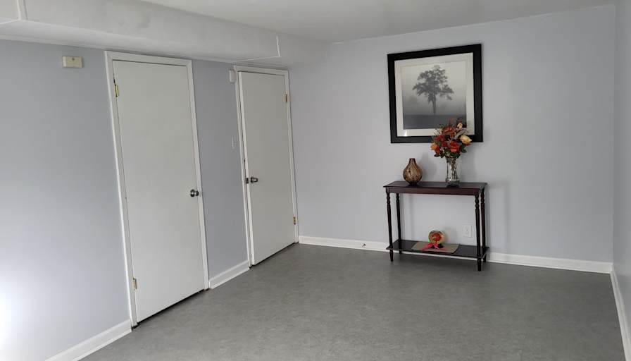 Nicholas W Schlund's room