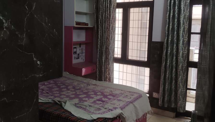 Kapil Bhardwaj's room