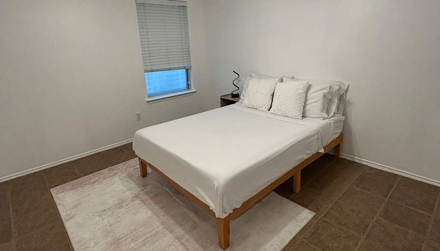 Carlos's room
