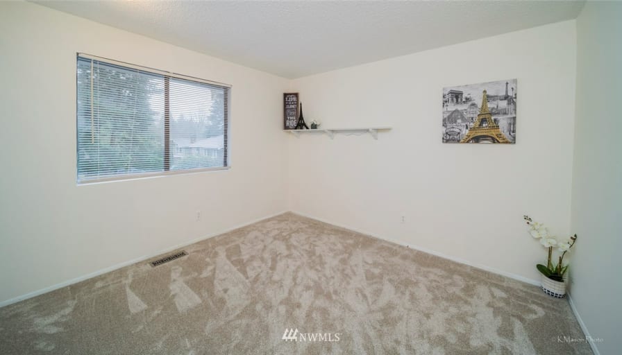 Hong Nguyen's room