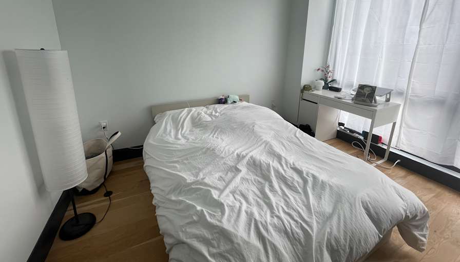 Jeewon's room