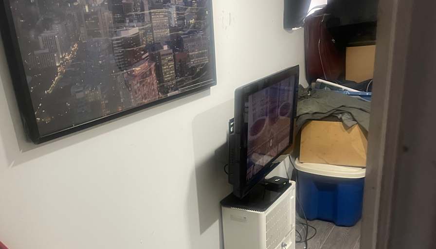 Daniel tomchishin's room