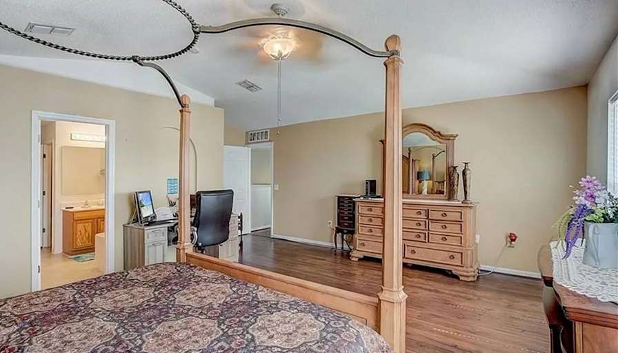 Eyran's room