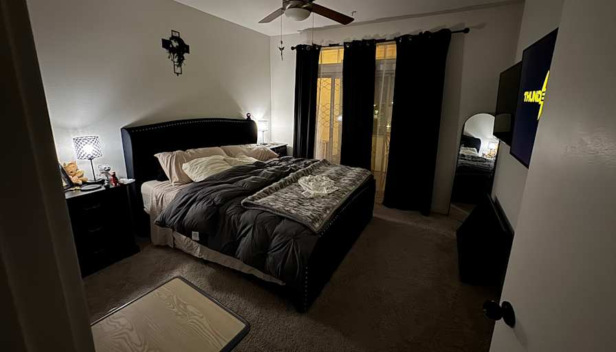 Daniel Silva's room