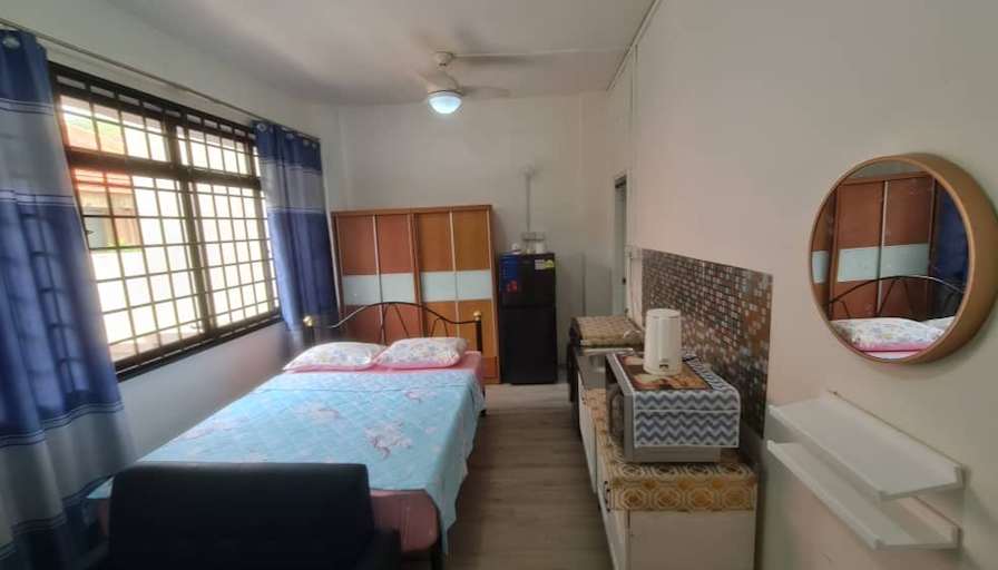 Roomy's room