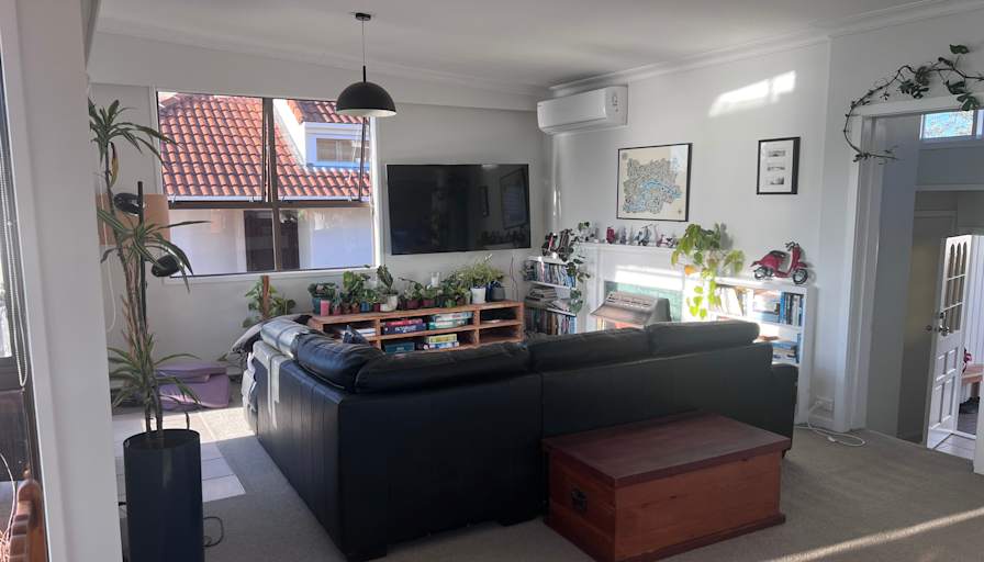Georgia Holmes's room