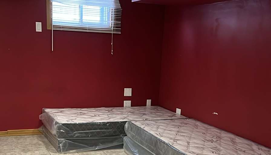 Dickey Dolker's room