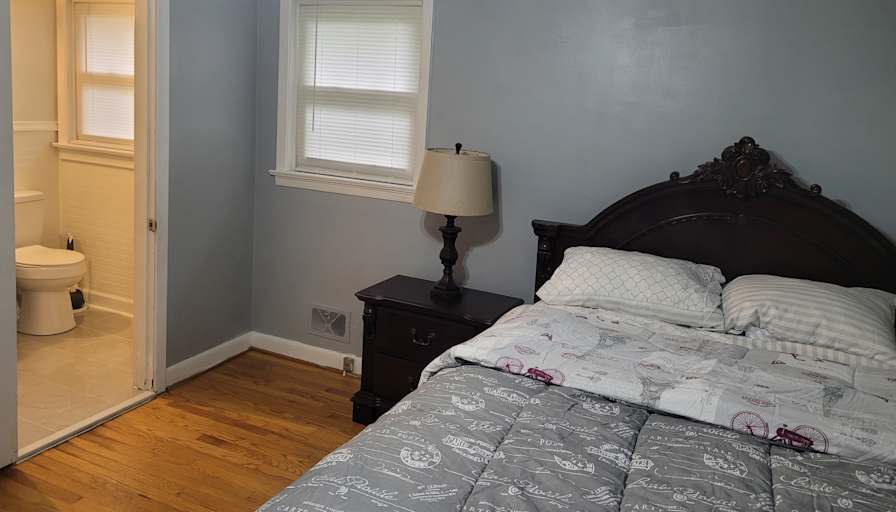 Muadi's room