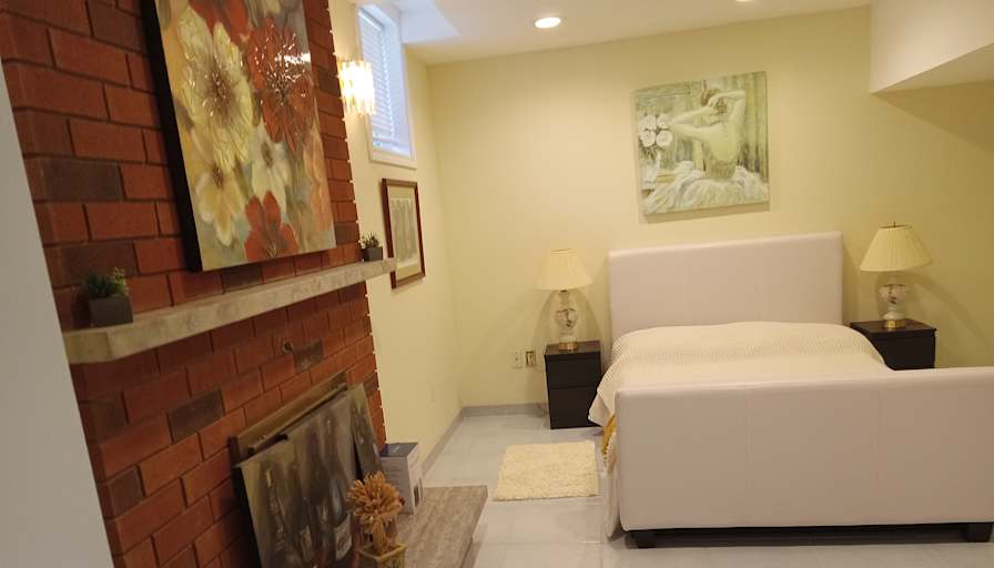 Highly desired area in Oakville's room
