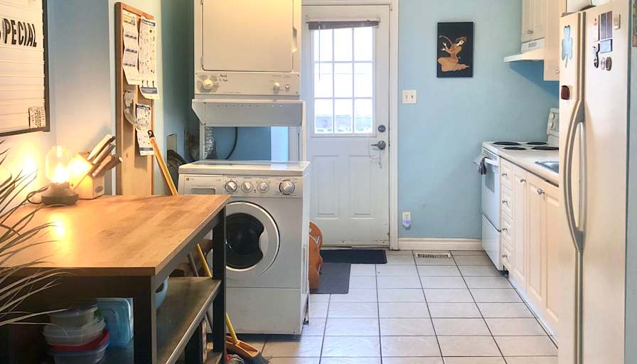 Vincent Molumby's room