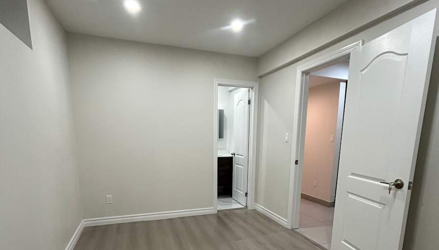 Lee's room