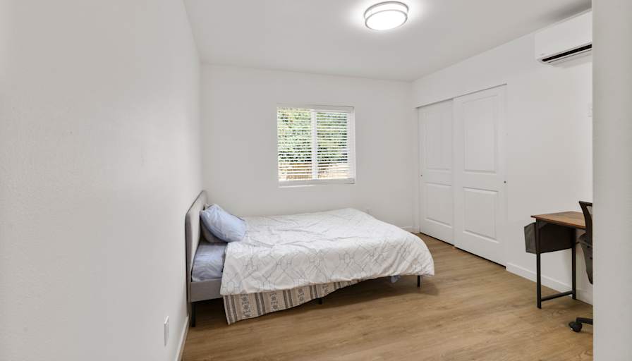 Annalyse's room