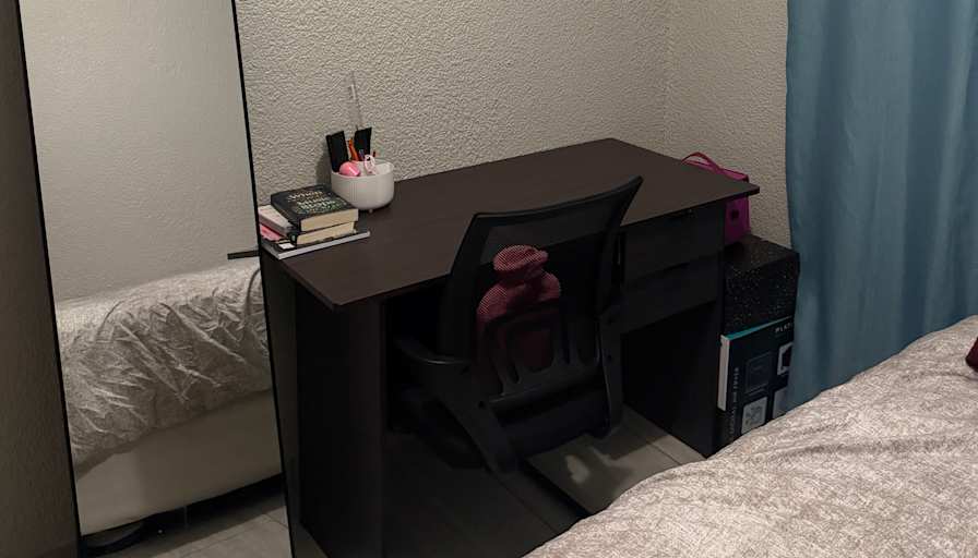 Inno's room