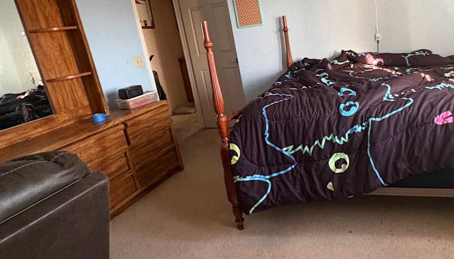 machelle pacheco's room
