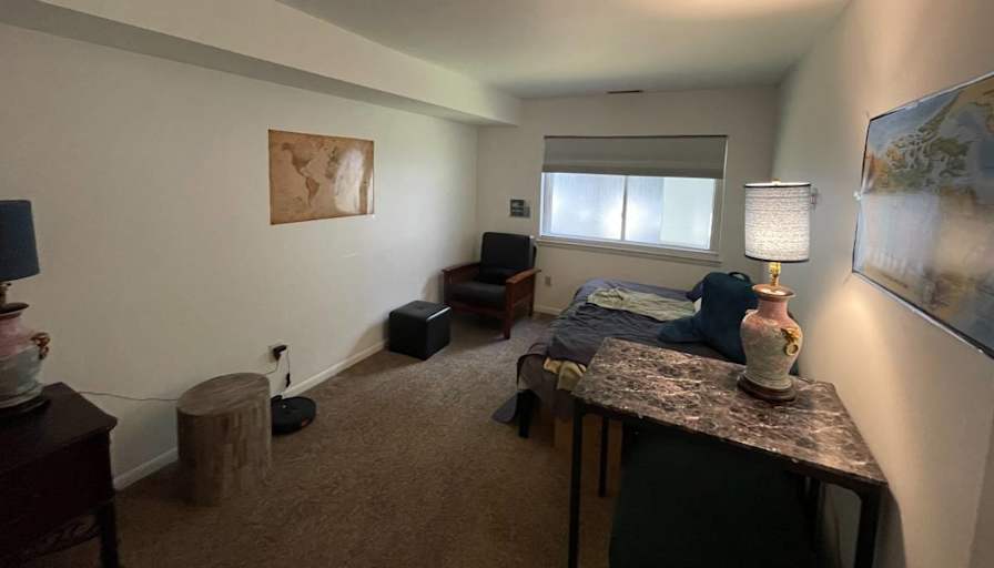 PRIVATE BEDROOM - Danbury - Connecticut - Office - Music - Craft Studio's room