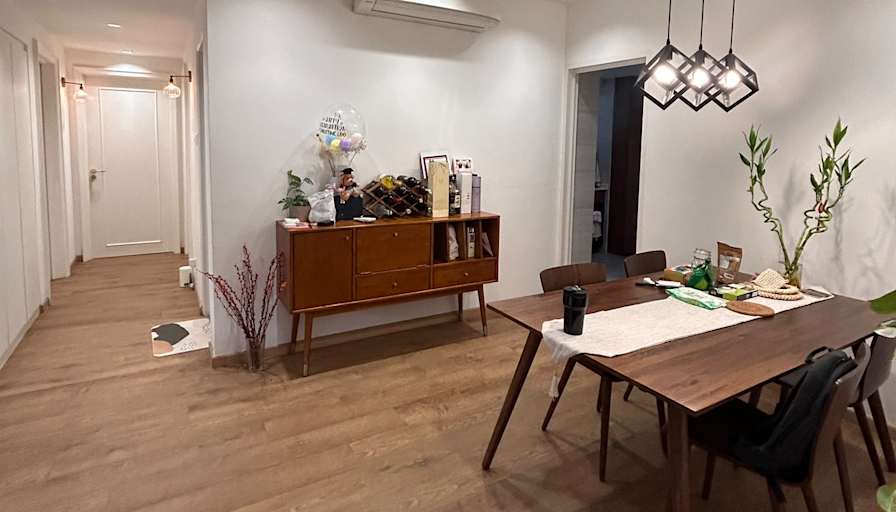 Kelly's room