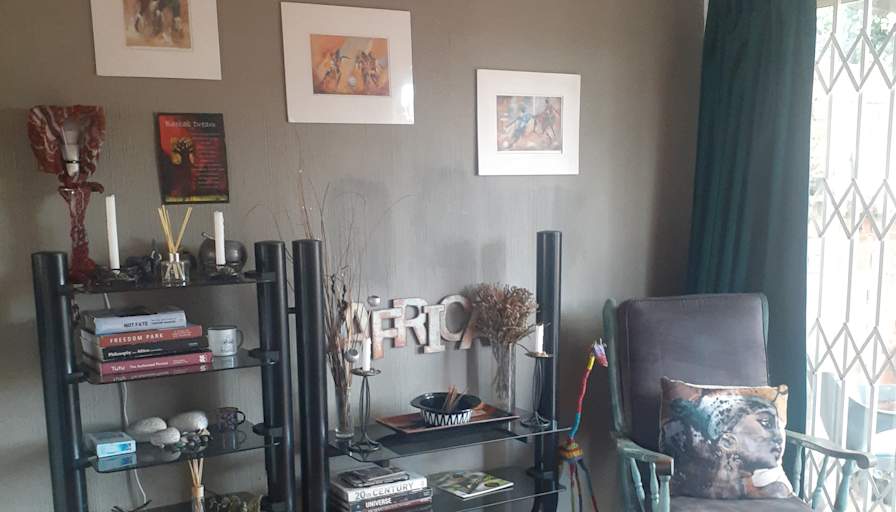 Karen Leigh Grieve's room