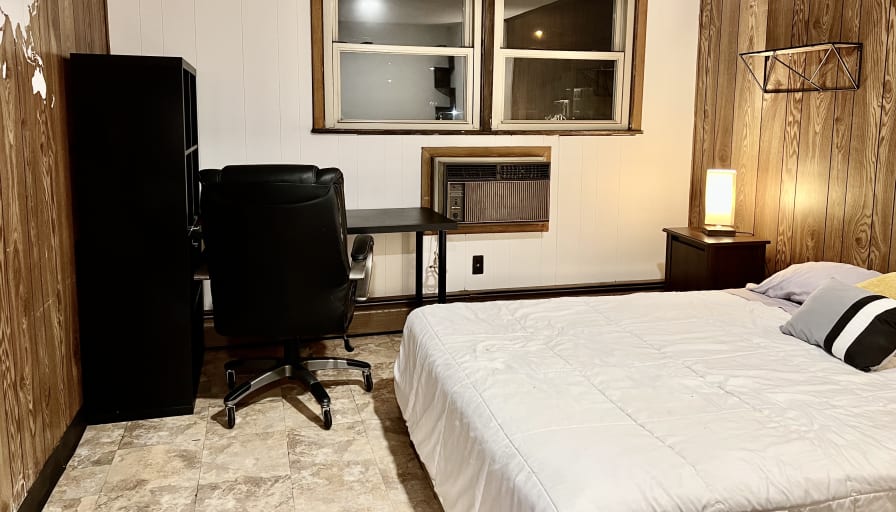 VIOLETA LOPEZ's room