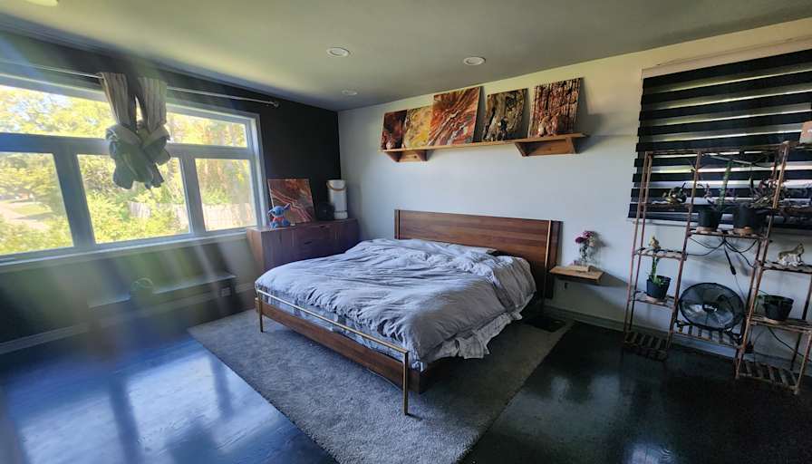 Patrick Vien's room