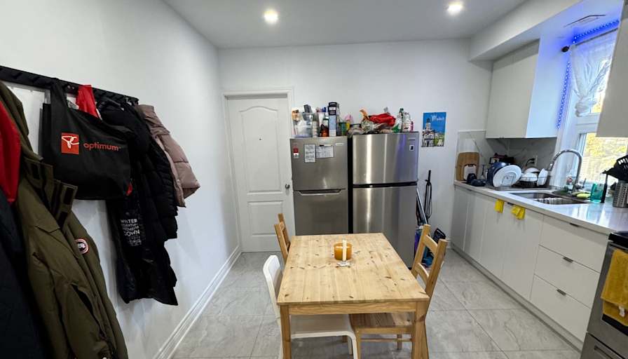 Yan's room