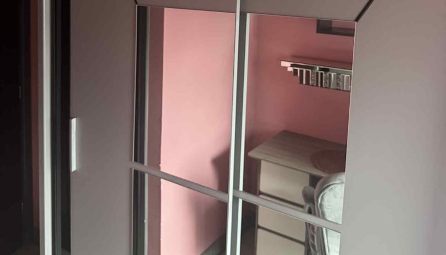 Maciej Nowak's room