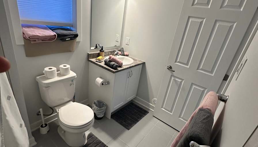 Carlos's room