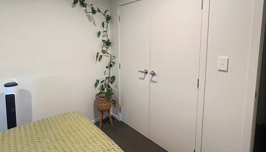 Furnished room in a townhouse · Dinsdale, Waikato 3204-1