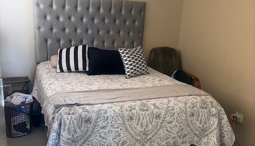 NHLAKANIPHO PRINCE's room