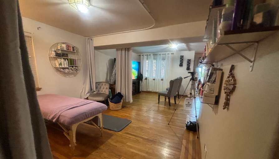 Yanet's room