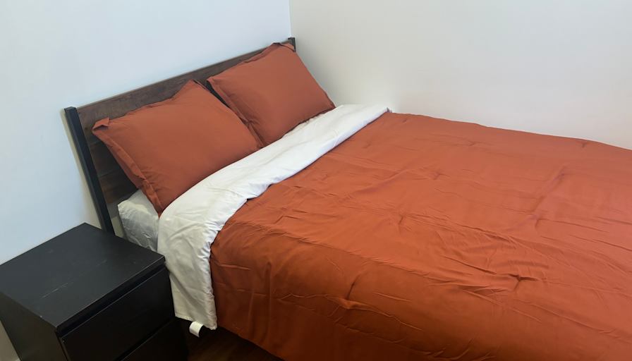 BROOKLYN APARTMENT SHARE LONG OR SHORT TERM's room