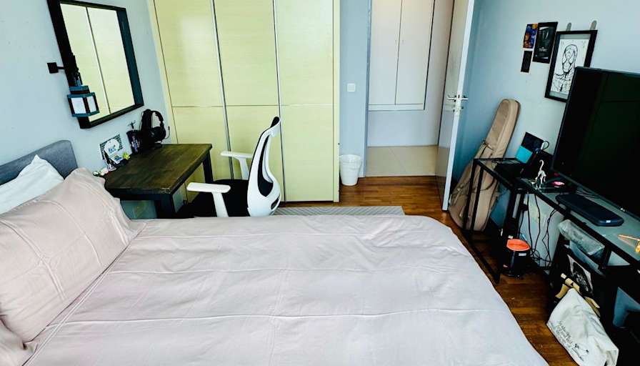 Ling's room