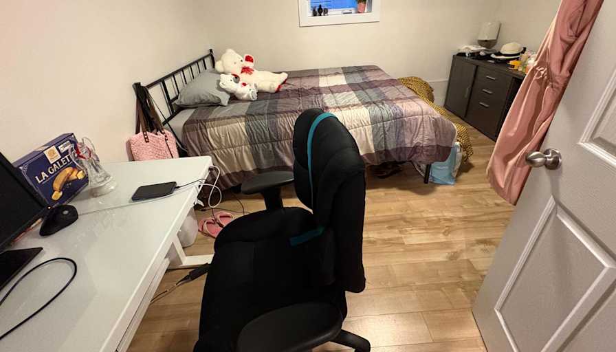 Smriti Das's room