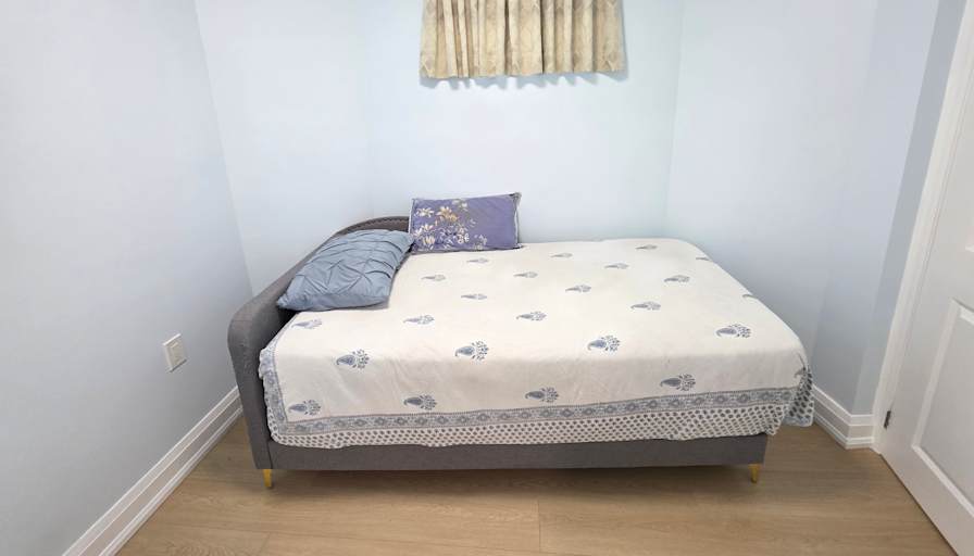 Nazrul's room