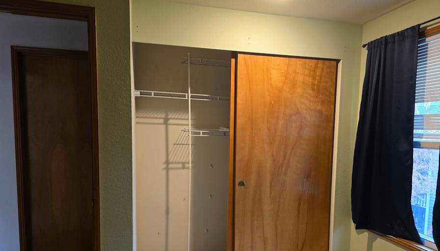 Mercedes's room