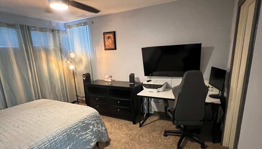 JOSEPH PIZZI's room